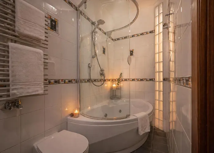 Vik Suites-whirlpool-2br-near Downtown